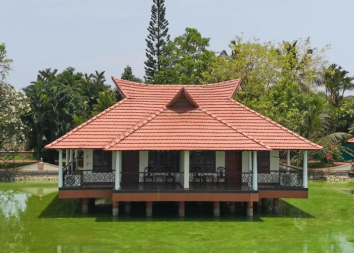 Sterling Lake Palace Alleppey